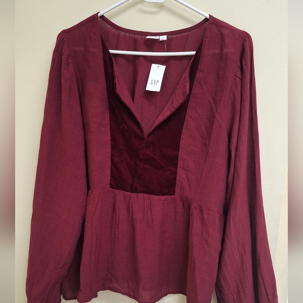 Gap Top